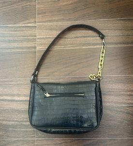 IMPORTED THRIFTED Black Croc Embossed Shoulde
