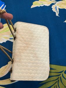 Elegant Shoulder Bag with Chain Strap