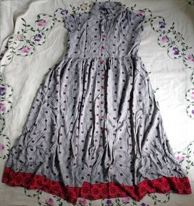 Elegant Grey &amp; Red Floral Print Midi Dress