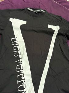 Louis Vuitton V Logo T-Shirt