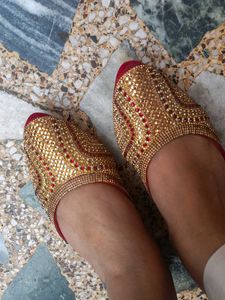 Embellished Flat Sandals♥️👠