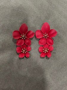 Chic Red Flower Earrings