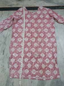 Elegant Pink Kurta with White Design