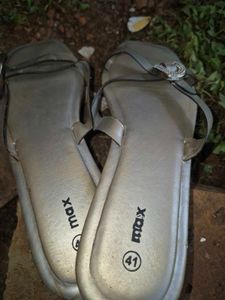 Stylish Silver flats from max