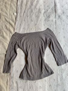 stripped off shoulder 90s top