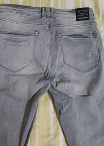 Stylish Women's Grey Denim Jeans