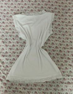Elegant White Lace Trim cami top💮