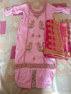 Elegant Pink Embroidered Kurta Set