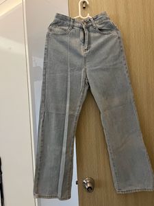 Urbanic Baggy Jeans🤍🤍(LAST PRICE🏃‍♀️)