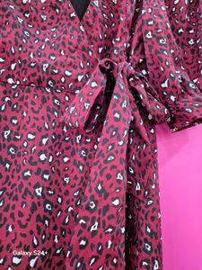 Chic Leopard Print Wrap Dress