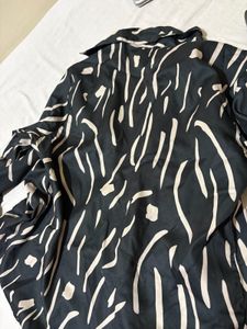 Abstract Print Button-Up Shirt