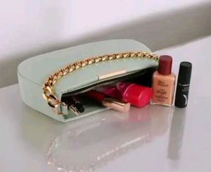 Stylish Light Green Shoulder Bag with Gold Chain