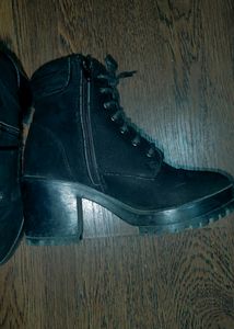 Block Heel Boots With Zip