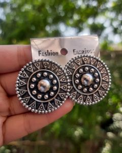 Beautiful Studs (Festive Sale ) 🥳🥳🥳🥳