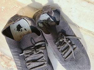 Comfortable Black Sneakers for women