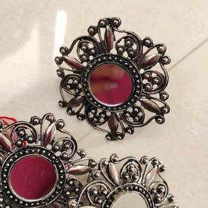 combo of earing and finger ring