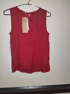 Levi's Girl sleeveless Top . New With Tag.