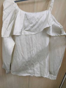 Chic One-Shoulder Ruffle Top