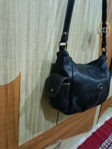 Chic Black Leather Shoulder Bag