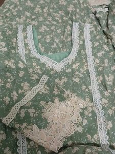 Green Floral Kurta with Lace Detail