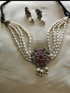 Grab Our Brass Choker Set With Semiprecious Stones And Pearls Work ♥️ 👌👌👌