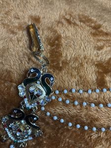 Elegant Maang Tikka with Pearl Detailing