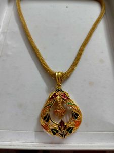 Elegant Gold-Tone Pendant Necklace