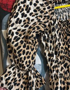 H&amp;M Leopard Print Smocked Puff Sleeve Top