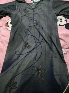 women kurti black colour slim fit with comfortable