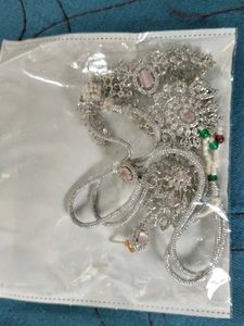 Stunning Necklace &amp; Earring Set