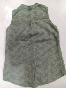 Chic Sleeveless Button-Up Top