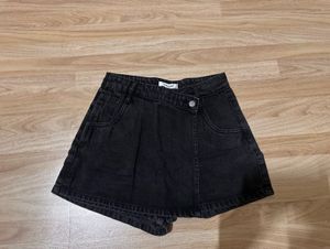Freakins Skorts
