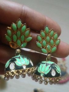 three  combo of earings and 50 rs Bradley free
