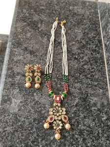 Jewellery with earrings