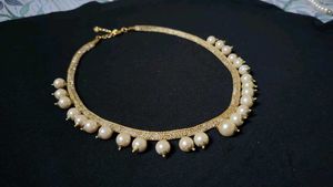 Elegant Pearl and Crystal Necklace