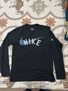 Nike Long Sleeve T-Shirt