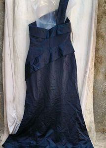 Elegant Navy One-Shoulder Gown