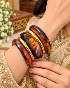 Chic Resin &amp; Gold Bangle Set