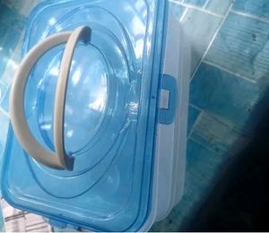BRAND NEW*** 🥚 EGG STORAGE BOX 🎁 ☑️
