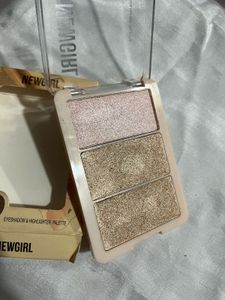 3-Shade Highlighter Palette