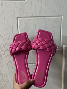 🦩Branded Gorgeous pink flats on sale
