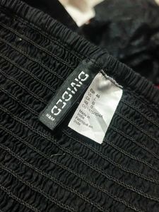 I. Chic Black Ruched Crop Top