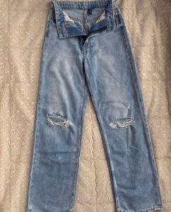 H&M ripped Jeans