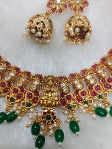 Necklace Set In Kemp Stone