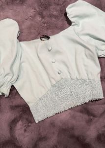 Cute puff sleeve cropped top