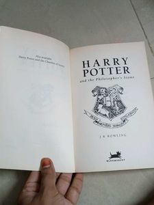 Harry Potter and the Philosopher's Stone - J.K. Ro