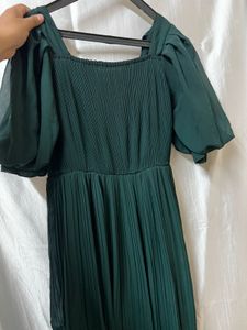 Elegant Pleated Square Neck Dress