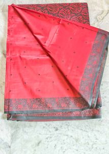 Red &amp; Black Printed Saree