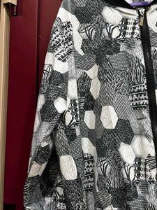 Geometric Print Jacket for light weight fo