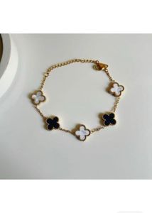 Reversible black-white Clover Bracelet